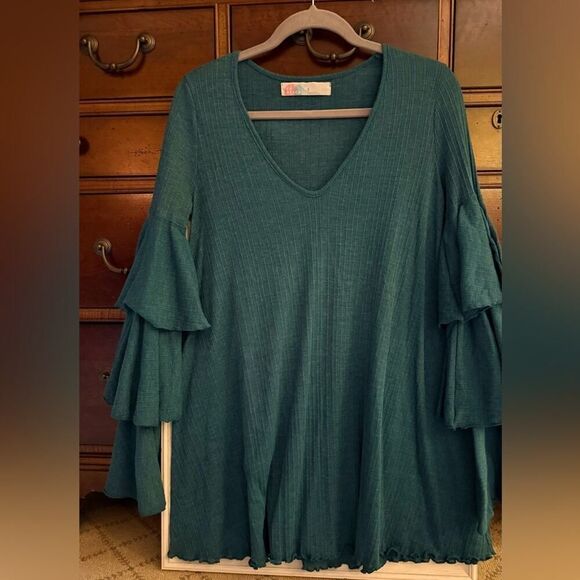 FP Beach forest green guazy V neck tunic dress with triple tiered sleeves. S - Picture 1 of 11